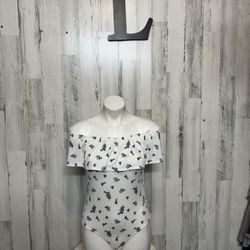 White and floral bodysuit