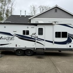 2017 25R Arctic Fox Travel Trailer 