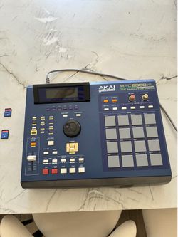 Akai MPC 2000XL Blue MCD – Max RAM – 8 Outs – Excellent Condition