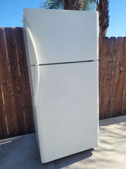 Frigidare apartment size refrigerator