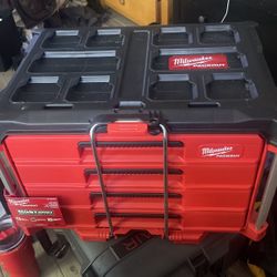 Brand New 22" Milwaukee Modular 4 Drawer Tool Box With Metal Reinforced Corners And 50lb Capacity