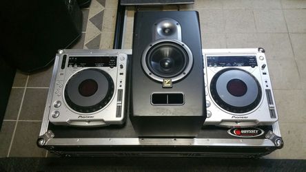 DJ Equipment! !
