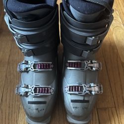 Size 8 Ski Boots