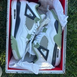 Air Jordan 4 Retro 