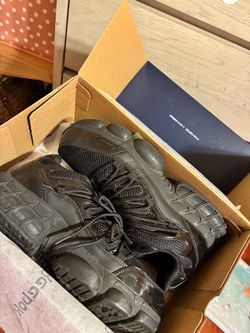 steel toe shoes