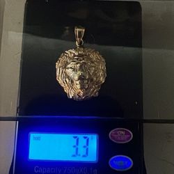 10k Gold Pendant 