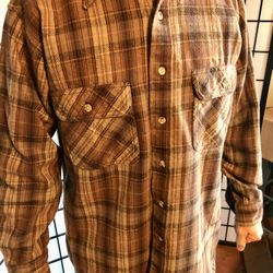 Men’s Large Heavyweight Flannel Brown Field & Stream Shirt 