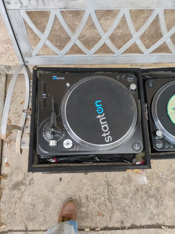 Stanton Turntables
