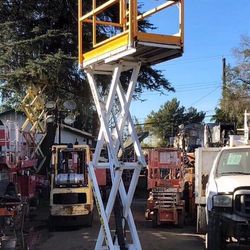 2008 scissor lift 10' lift