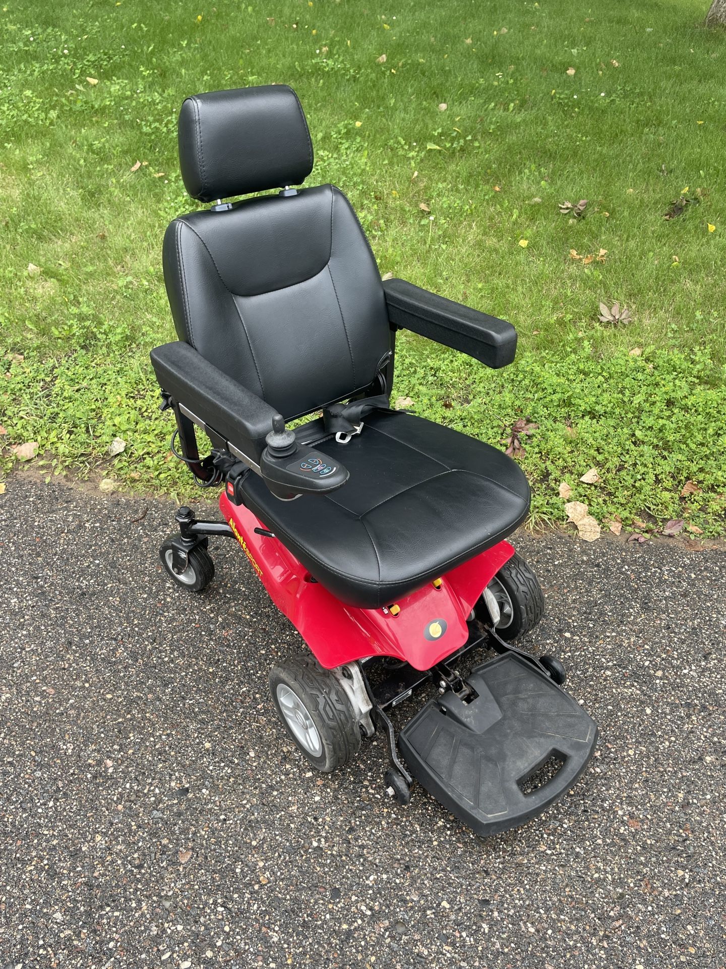 Golden Alanté Sport Power Chair Scooter – 15-mile Range, Front-Wheel Drive