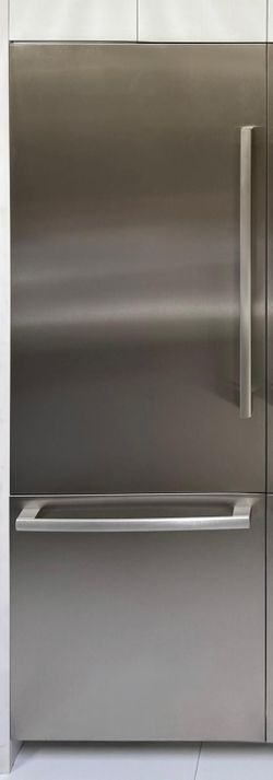BOSCH Refrigerator B30BB930SSLS 02130 .