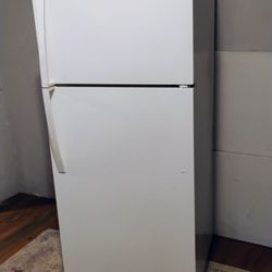 Kenmore Refrigerator 17 Cuft Energy Efficient Delivery And Installation Is Free 