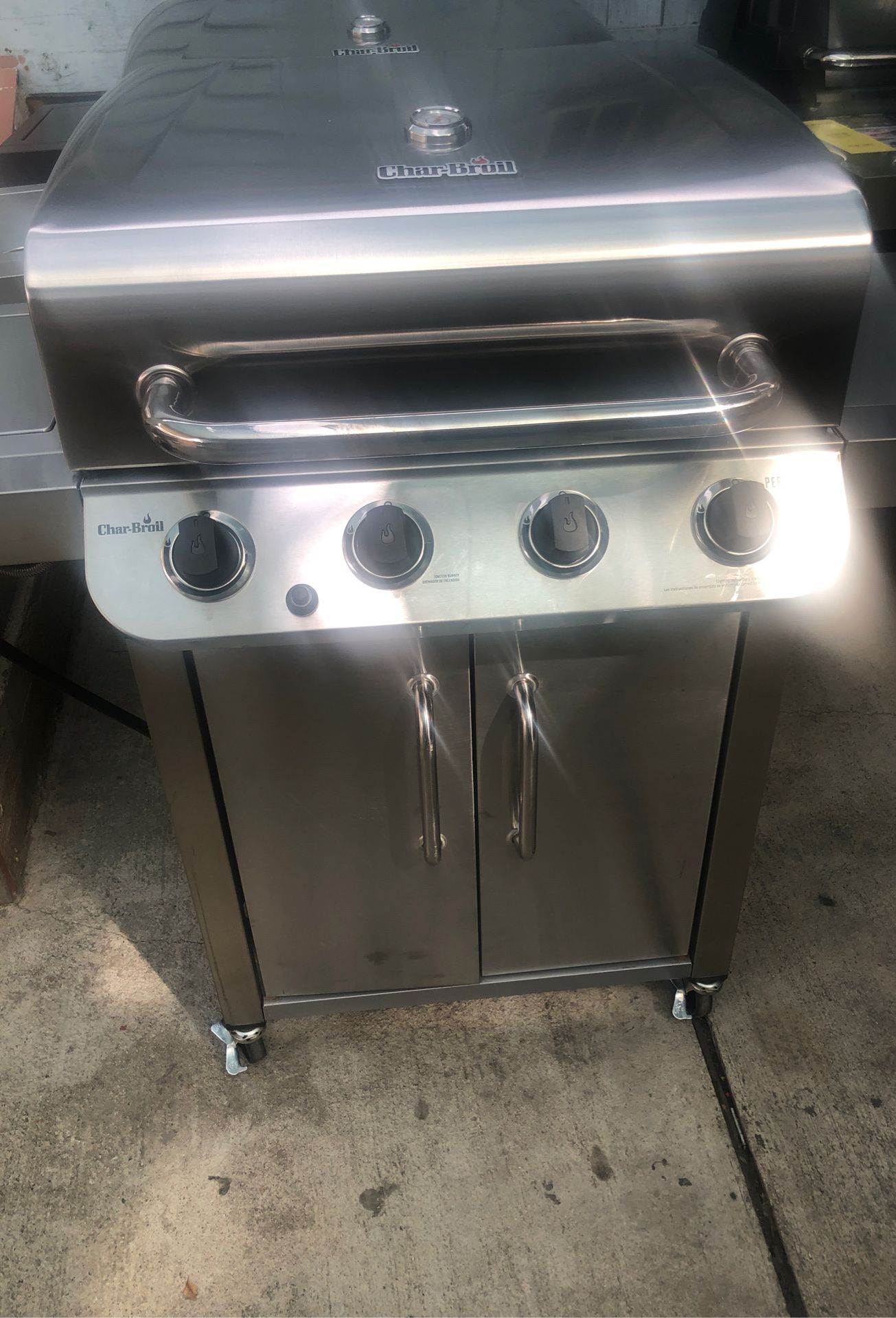 Bbq grill 4 burners new