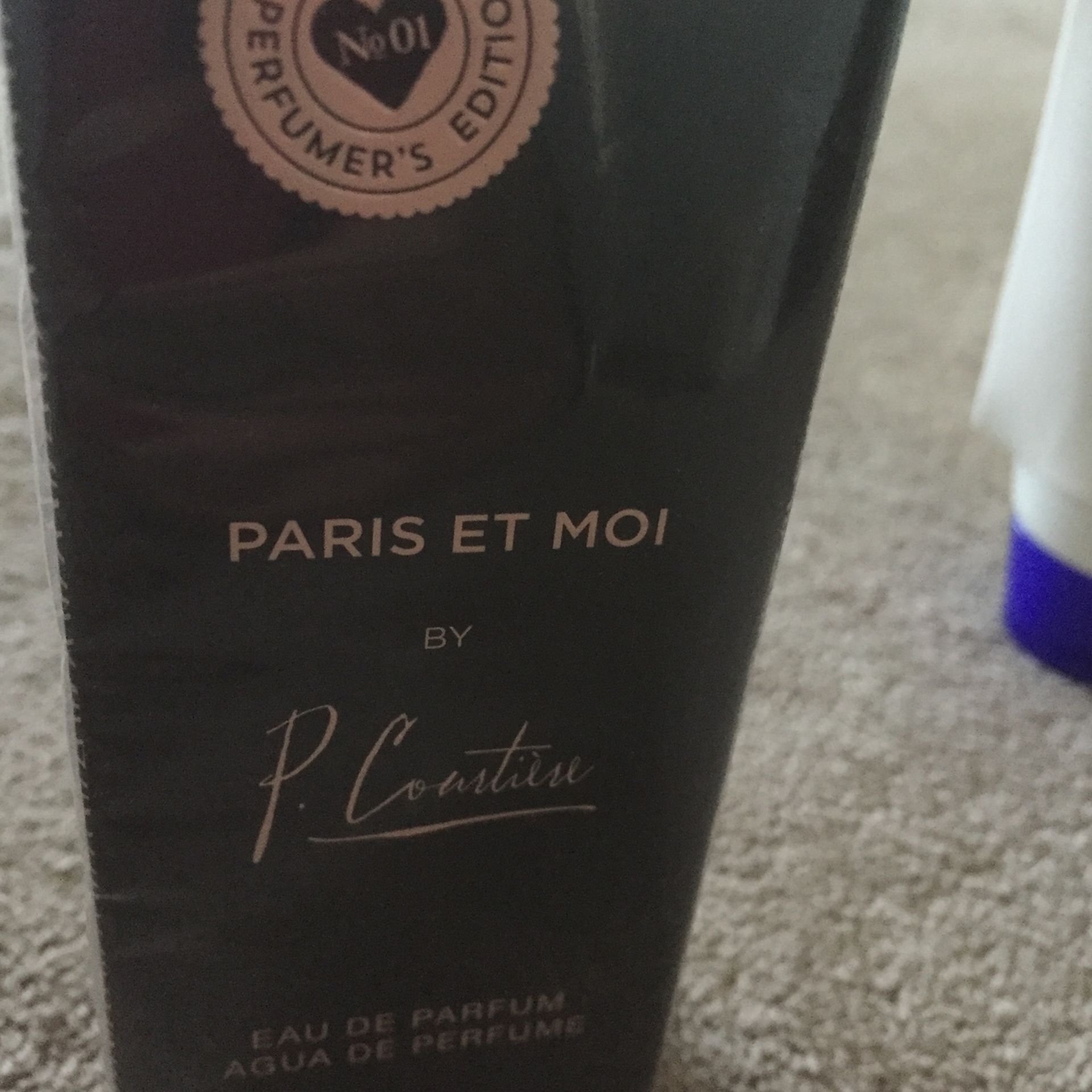 Perfume Y Un Sanitizer