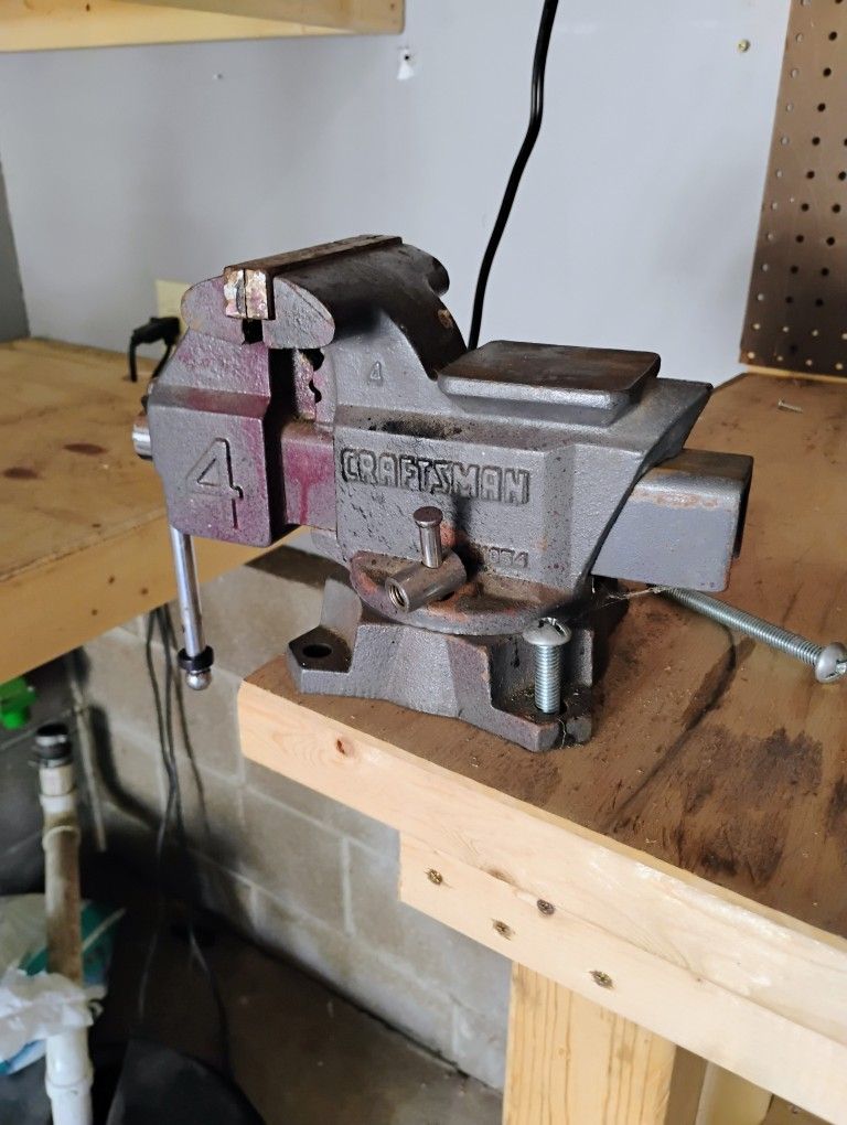 Craftsman Bench Vice