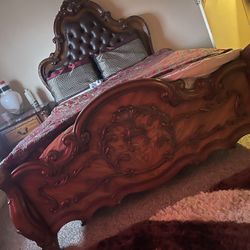 Queen Bedroom 
