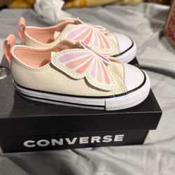 Girl Converse