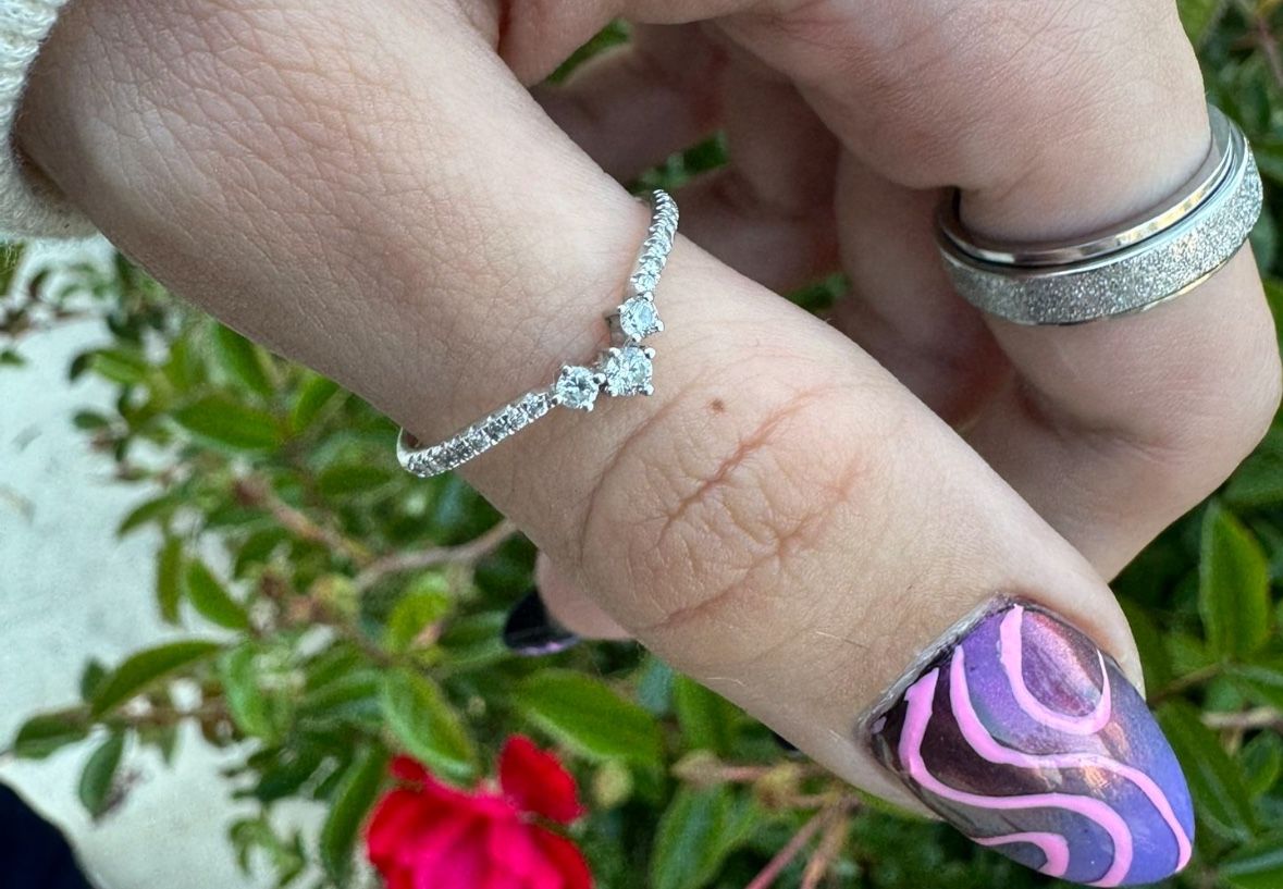 Stunning 14k White Gold Diamond Ring