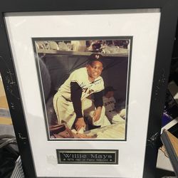 Willie Mays Autographed Photo Giants