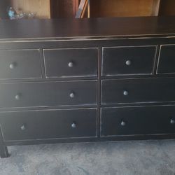 Solid Wood Black Eight-Drawer Dresser