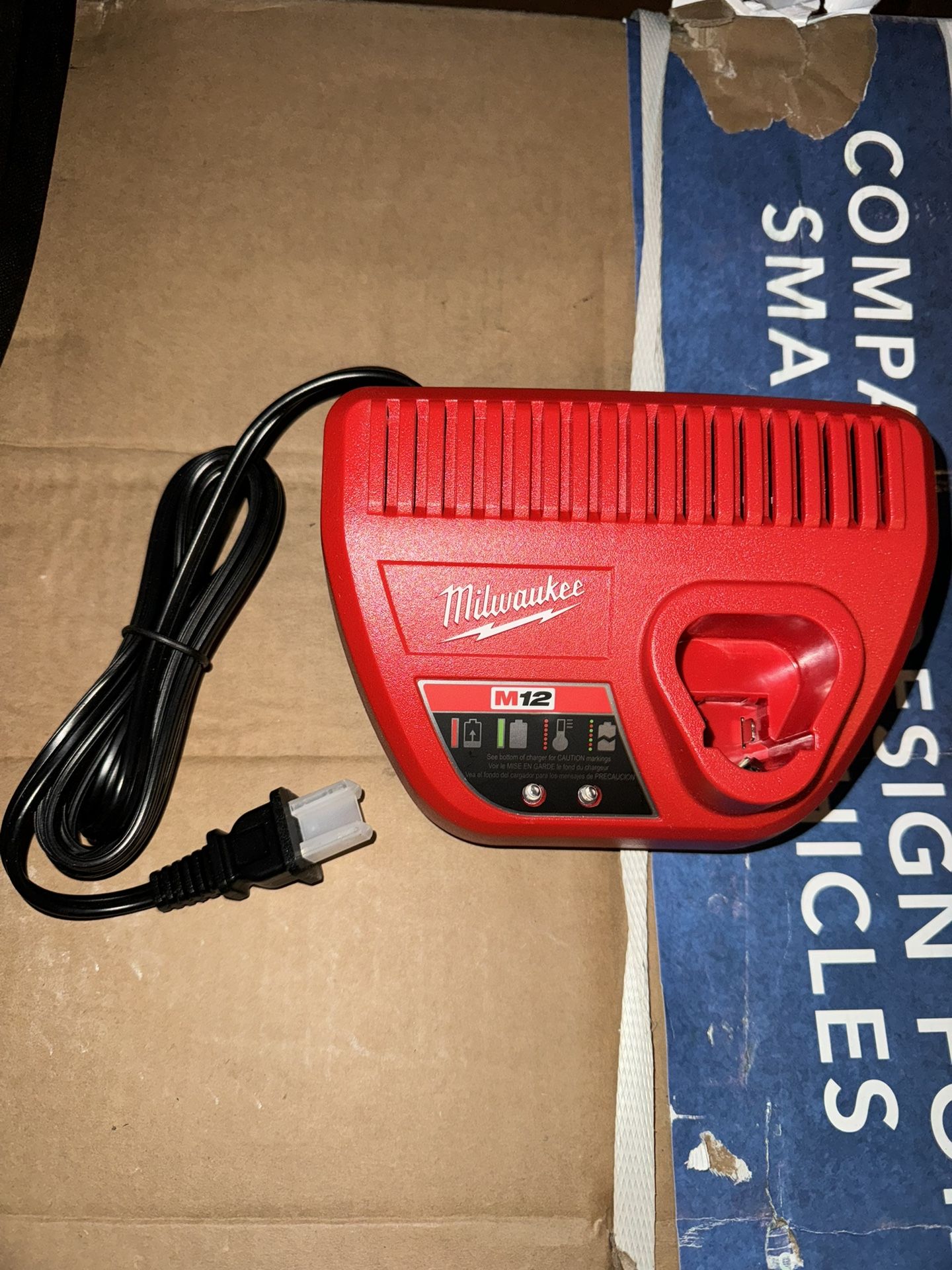 Milwaukee M12 Charger