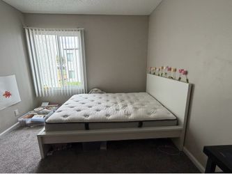 Full size bed with matress