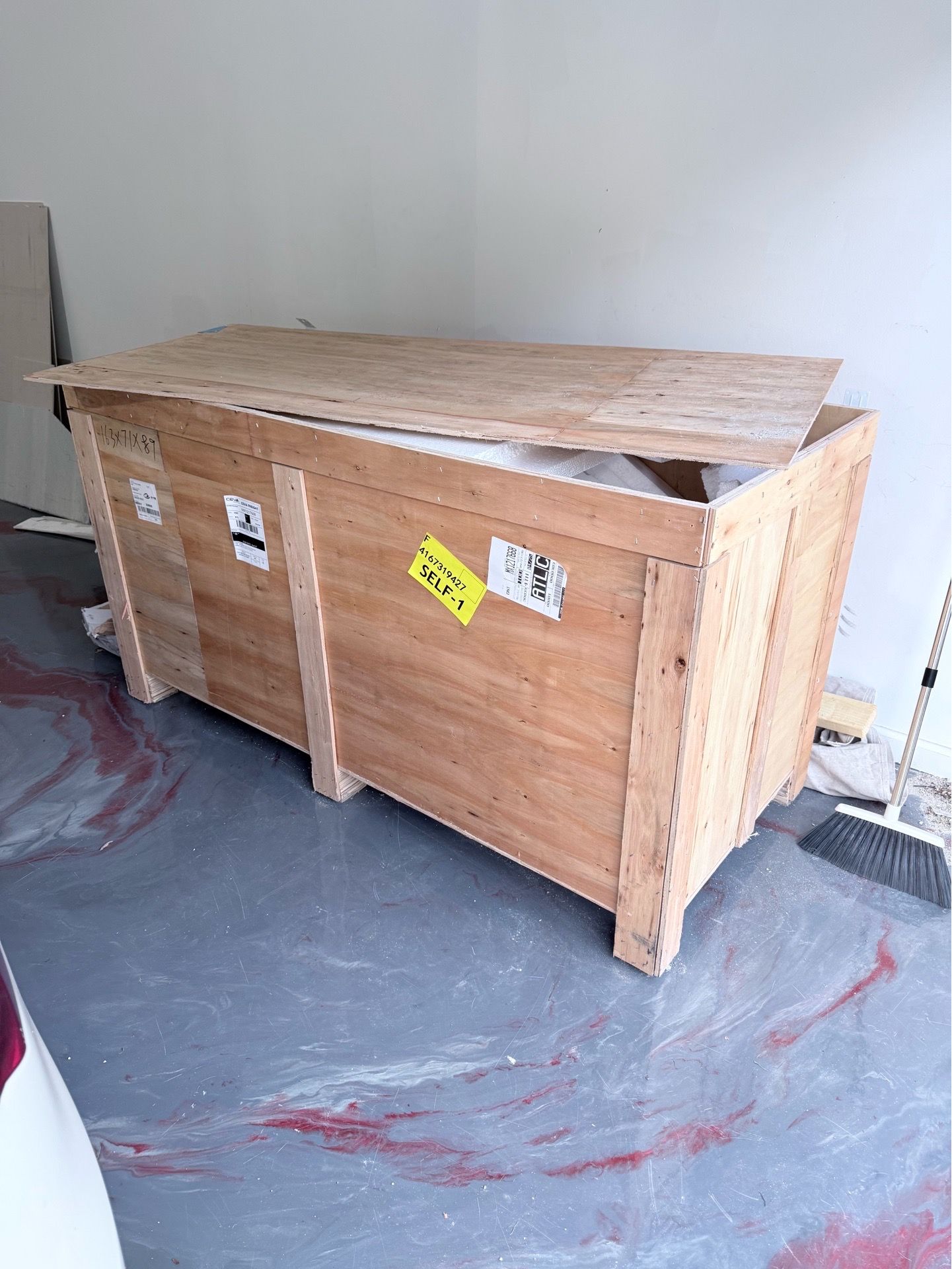 Wooden crate. Free. Snellville pickup