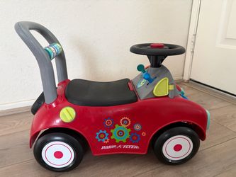 Radio Flyer Creativity Car