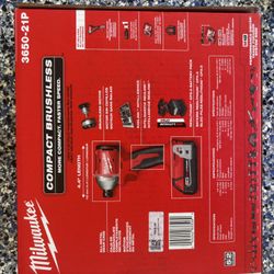 Milwaukee Compact Drill Full Set 