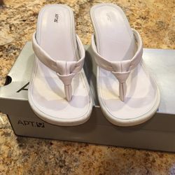 Sandals White Apt 9 Never Worn Size 7