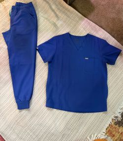 FIGS Scrub set- Men’s size M-Royal Blue