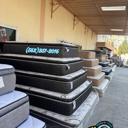 Queen Royal Touch Hybrid Mattress And Boxspring Bed Set 