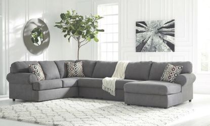 BRAND NEW GREY SECTIONAL FOR SALE