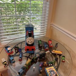 Thomas and friends Lot w/case