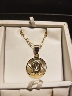 Cadena con dige de Cristo de oro laminado