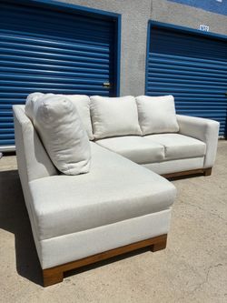 Small Sectional Couch 🛻Delivery Available🛻