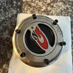 Locking Hub only one