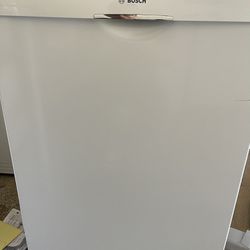 White Bosch Dishwasher 