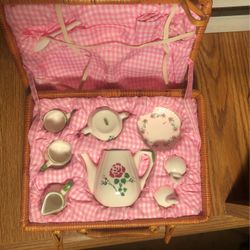 Antique Girl Tea Set