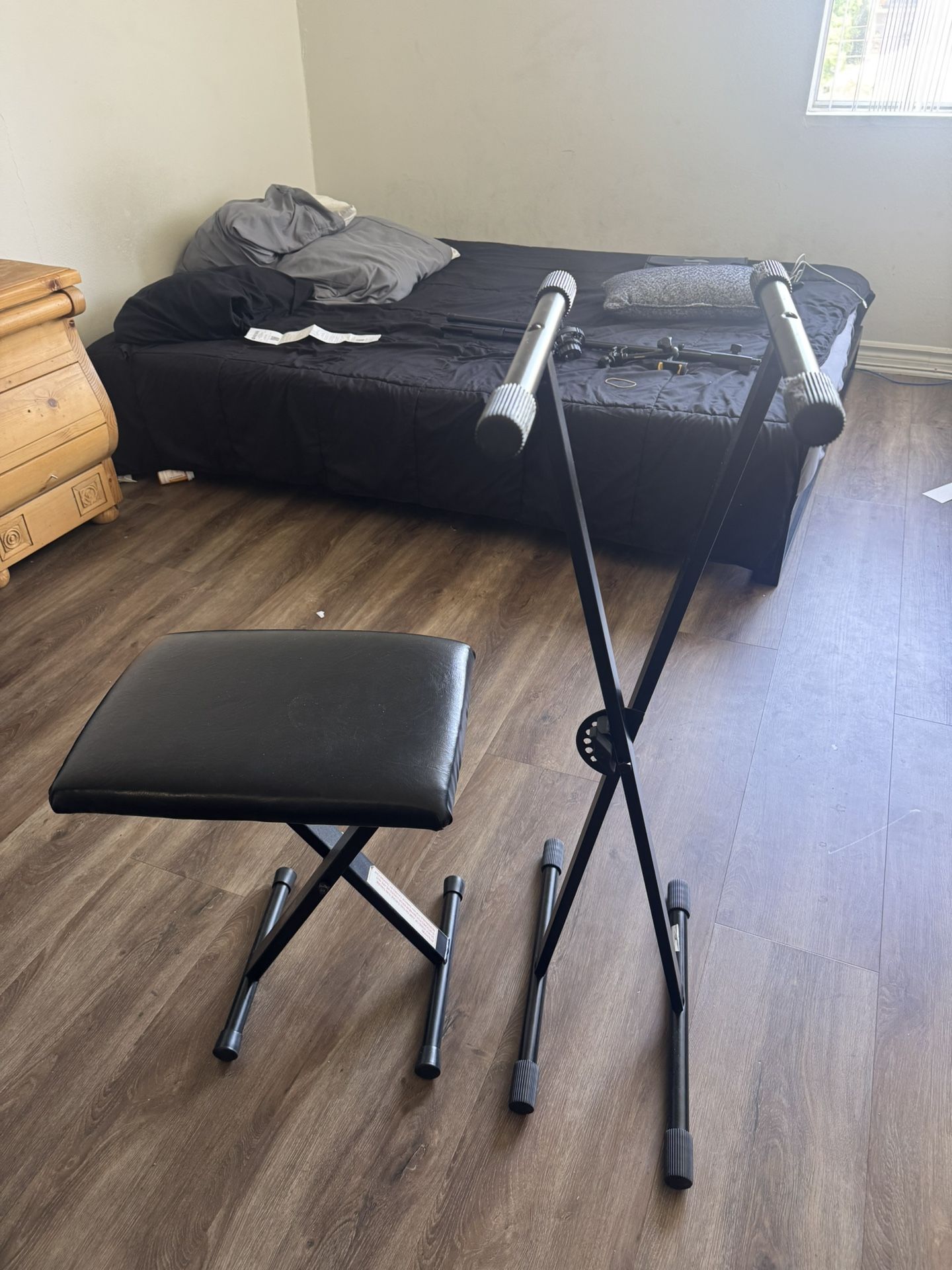Keyboard Stand With Bench 