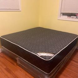 Queen Mattress- Double Sides- Come With Free Box Spring - Free Delivery 🚚 To Reasonable Distance 
