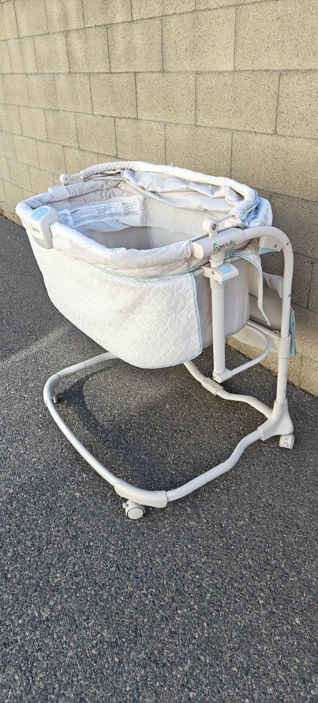Ingenuity Dream & Grow Bedside Baby Bassinet 2-Mode Crib 0-12 Months, Adjustable Height - Original Price $185