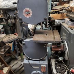 Delta Rockwell 14" Wood & Metal Cutting Bandsaw With Original Enclosed Stand Band saw