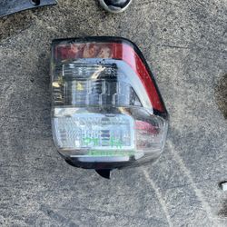 2016 2022 toyota 4runner driver left taillight 