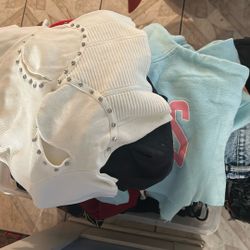 Women’s Clothes Small And Medium 