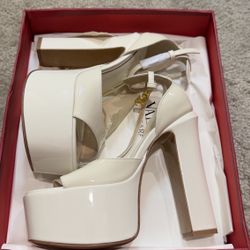 Valentino Garavani Pump Heels 