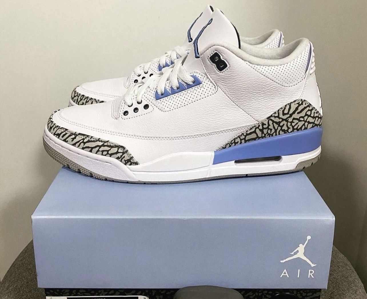 UNC Valor Blue 3s