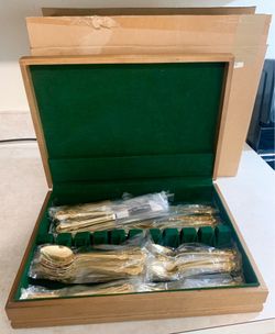 New / Vintage 40 PCS Cambridge Tracy Stainless Gold Plated Flatware Korea W wood Case . New never opened or used still have the original box. It was s