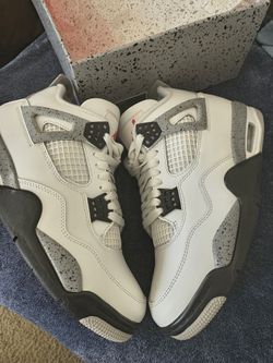 Jordan 4 White Cement size 8M ( NO TRADES PRICE IS FIRM)