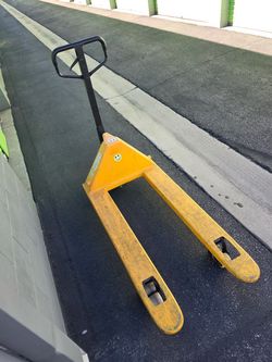 Pallet Jack (works great )